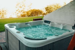 Отели . Гостиница Комфорт двухместный с террасой и джакузи. 