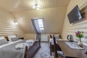 Отели . Гостиница Семейный трехместный мансардный. 