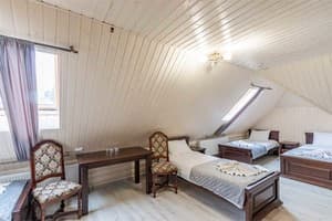 Отели . Гостиница Эконом 5-местный мансардный. 