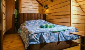 Karpats'ke shastya. Room Cottage 28-places three-level cottage