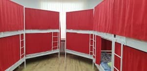 Отели . Гостиница Место в общем 10-местном номере . 