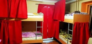 Готелі . Готель Місце у жіночому 4-місному номері . 