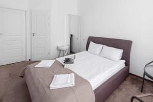 Отели . Гостиница Комфорт двухместный с видом  на двор. 