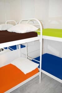 Готелі . Готель Місце у загальному тримісному номері . 