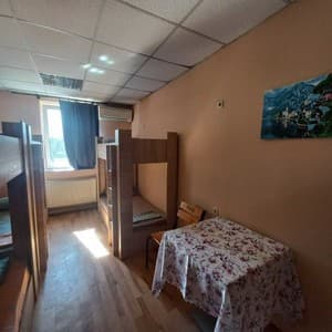 Отели . Гостиница Место в общем 6-местном номере . 