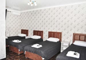 Готелі . Готель Стандарт 4-місний . 