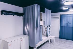 Готелі . Готель Місце у загальному 4-місному номері D. 