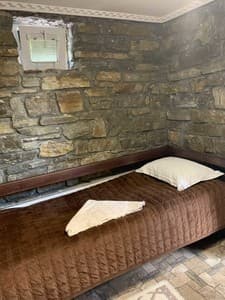 Отели . Гостиница Эконом двухместный цокольный этаж без окна. 