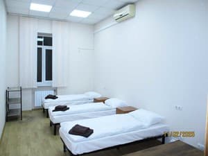 Готелі . Готель Місце у жіночому тримісному номері . 