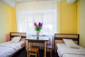 Готелі . Готель Економ тримісний Номер 3. 