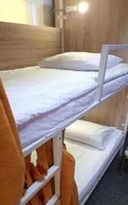 Готелі . Готель Місце у загальному 10-місному номері 1,2 ярус. 