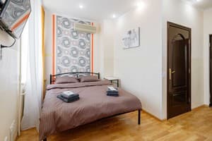 Uneed Hotels - готель біля вокзалу. Номер Напівлюкс тримісний 