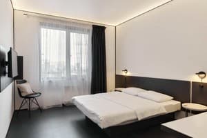 Готелі . Готель Стандарт двомісний з 1 двоспальним або 2 односпальними ліжками та видом на море. 