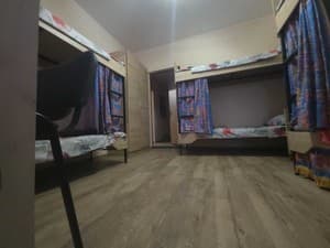 Отели . Гостиница Место в общем 6-местном номере . 