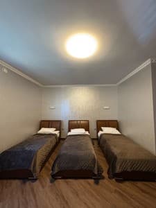 Готелі . Готель Стандарт тримісний . 