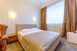 Готелі . Готель Напівлюкс двомісний (2+2). 