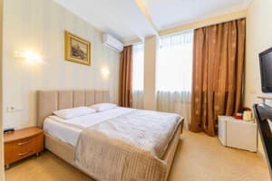 Готелі . Готель Стандарт двомісний . 