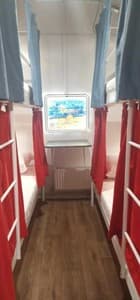 Готелі . Готель Місце у жіночому 6-місному номері . 