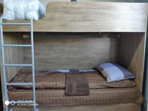 Готелі . Готель Місце у загальному 7-місному номері . 