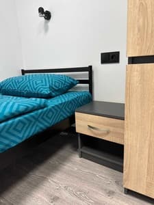 Готелі . Готель Місце у загальному 4-місному номері номері для чоловіків і жінок. 