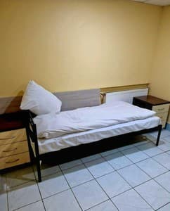 Отели . Гостиница Место в общем двухместном номере . 