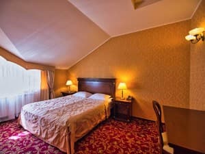 Отели . Гостиница Люкс двухместный мансарда. 
