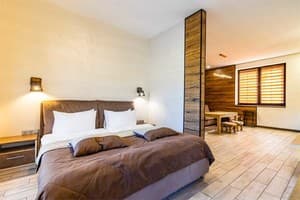 Готелі . Готель Апартаменти 4-місний 1.1 Перший поверх. 