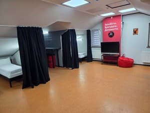 Hotels . Hotel Bed in Mixed Dormitory 6-bed room . 