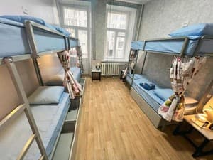 Готелі . Готель Місце у жіночому 6-місному номері . 