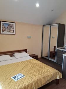 Готелі . Готель Напівлюкс двомісний . 