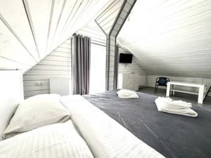 Отели . Гостиница Стандарт 4-местный мансарда. 