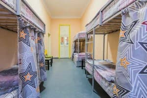 Готелі . Готель Місце у жіночому 6-місному номері . 