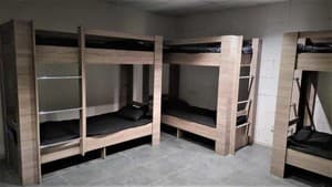 Отели . Гостиница Место в общем 5-местном номере . 