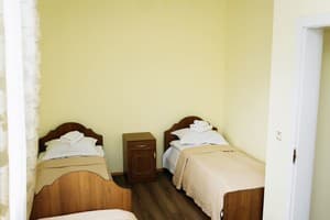 Отели . Гостиница Стандарт трехместный двухкомнатный. 