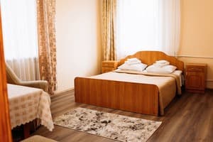 Отели . Гостиница Стандарт 4-местный двухкомнатный. 