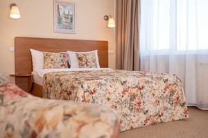 Готелі . Готель Напівлюкс двомісний . 