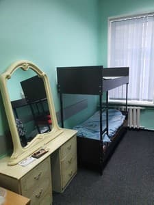 Готелі . Готель Місце у жіночому 6-місному номері . 