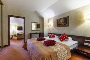 Готелі . Готель Апартаменти 4-місний з терасою Південні. 