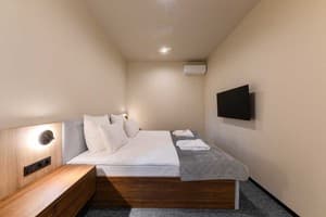 Готелі . Готель Стандарт двомісний для осіб з обмеженими фізичними можливостями. 