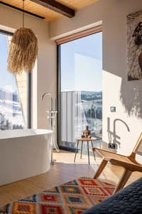 Готелі . Готель Котедж 4-місний DHATI. 