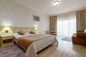 Отели . Гостиница Улучшенный двухместный Полулюкс с балконом (Корпус А). 