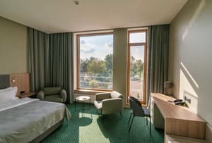 Готелі . Готель Покращений двомісний SUITE POOL VIEW. 