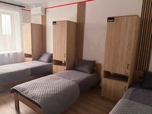 Отели . Гостиница Место в общем трехместном номере . 