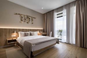 Отели . Гостиница Делюкс двухместный с балконом. 