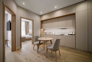 Отели . Гостиница Люкс 4-местный с 2 спальнями. 