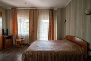 Готелі . Готель Стандарт двомісний . 