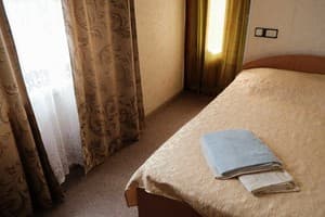 Готелі . Готель Стандарт двомісний . 