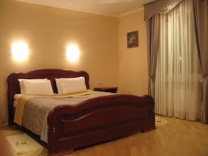 Red Stone Hotel. Номер Семейный 4-местный двухкомнатный (101)