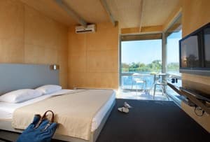 Отели . Гостиница Улучшенный двухместный DBL (Речной коттедж). 