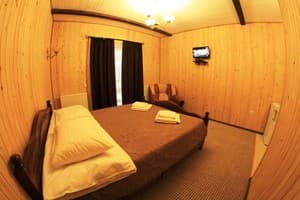 Готелі . Готель Напівлюкс тримісний . 